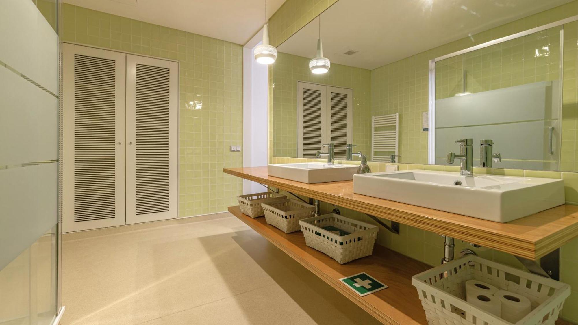LovelyStay - Chiado 3Bedroom Wonder Lissabon Buitenkant foto